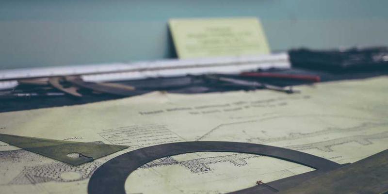 在未来，人类节日“反AI日”里，我们集体体验没有智能辅助的原始生活