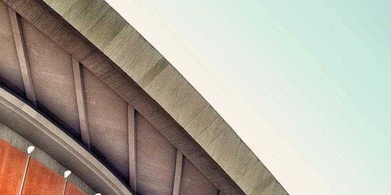 在职场“会说话”不如“会回话”：高情商沟通的黄金框架（细分点+价值包装）