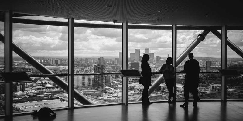 健身AI将我的身体数据与古希腊雕像对比后,生成了严苛到反人类的“美学重塑计划”。