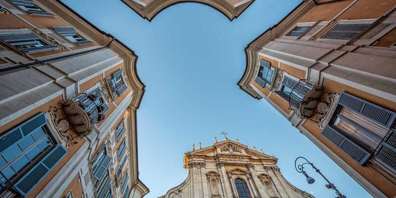 尝试像整理电脑文件一样，对大脑中的记忆进行“分类归档”和“磁盘清理”