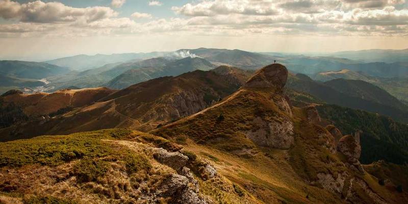 为你做饭时最顺手的那口锅，记录其表面划痕背后的每一餐